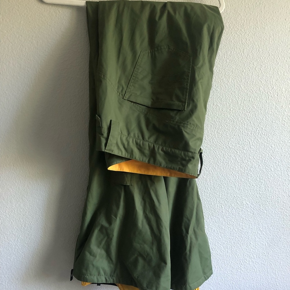 XL Burton snowboard pants